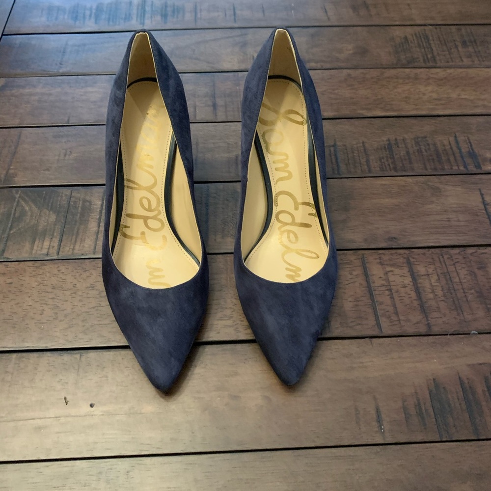 Sam Edelman suede low heeled pumps